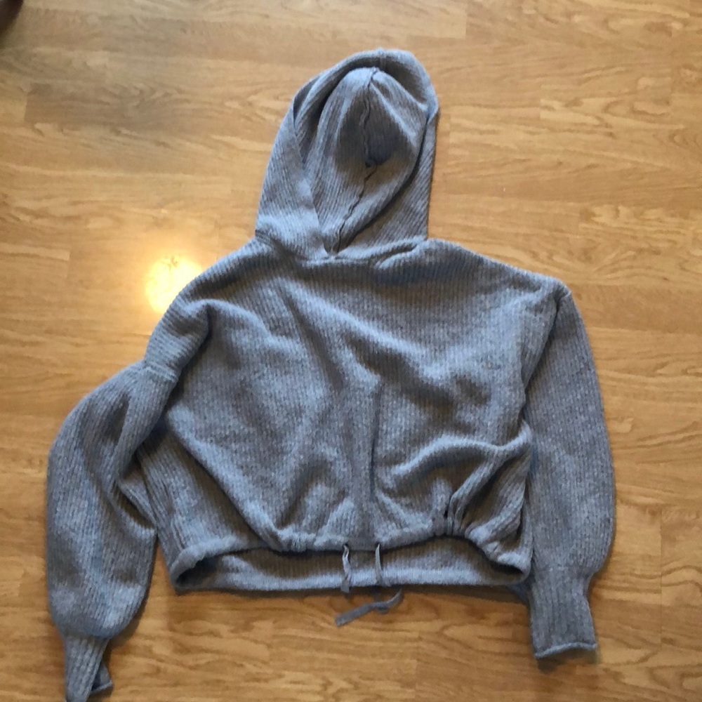 AE crop fit, sz M sweater